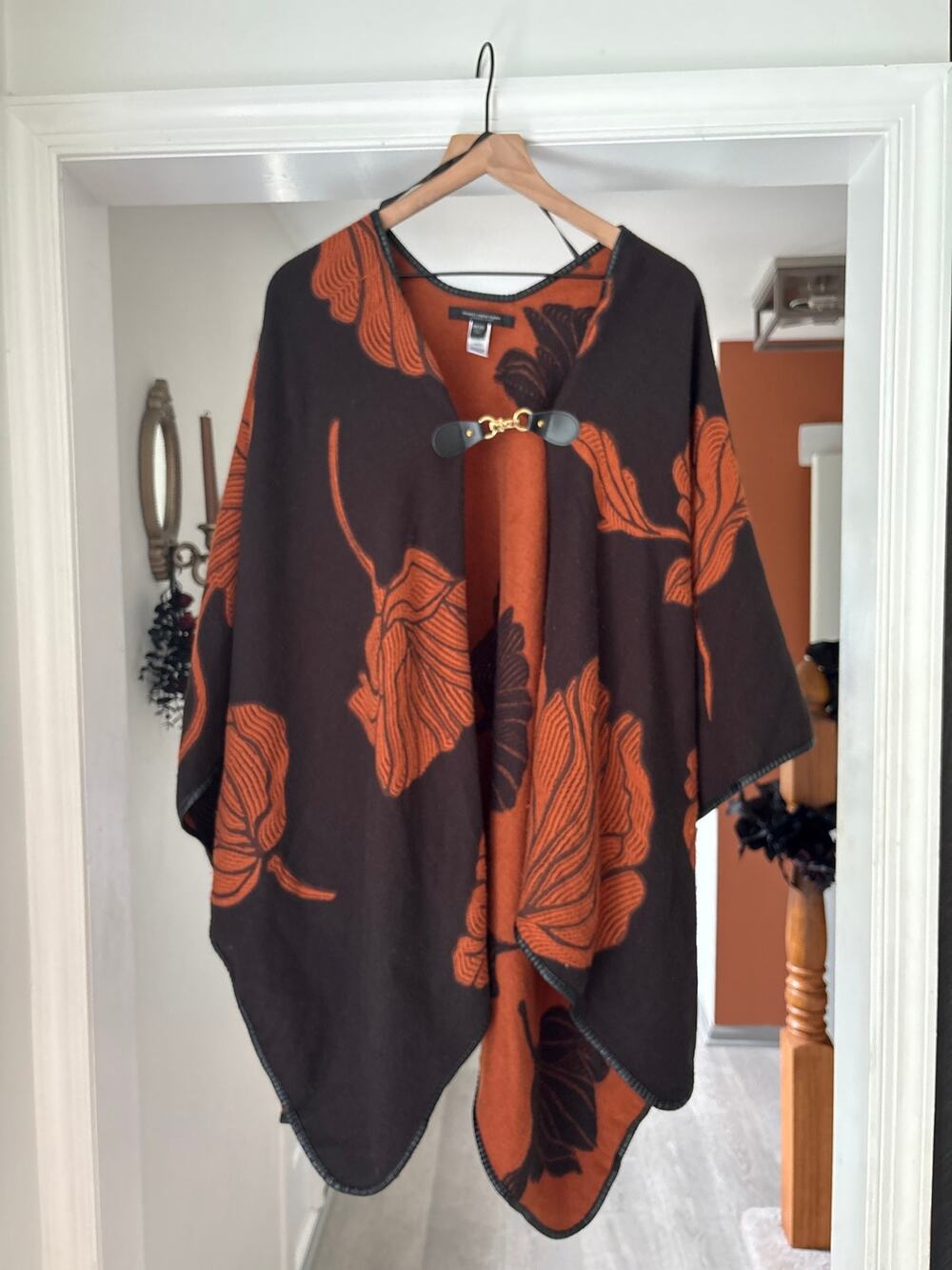 Marc New York Floral Poncho Cape One Size Black Burnt Orange Faux Leather Trim